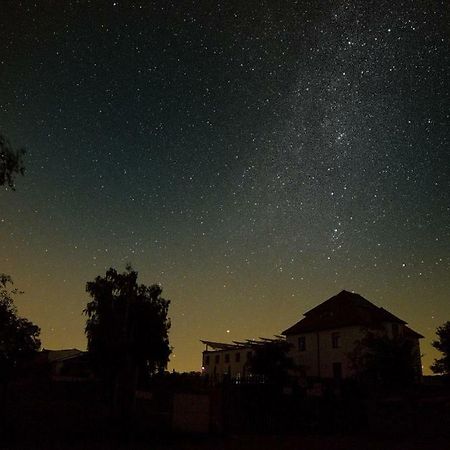 Jeleni Farma Jecmeniste Hotel Vrbovec Zewnętrze zdjęcie